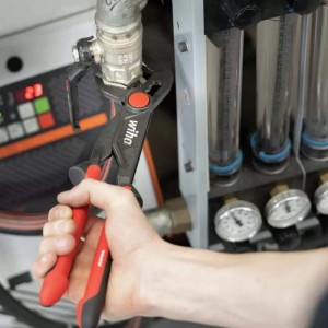 Pinza per pompe d'acqua Wiha Industrial con pulsante, nero-rosso, afferra tubo. Ideale per installazioni.