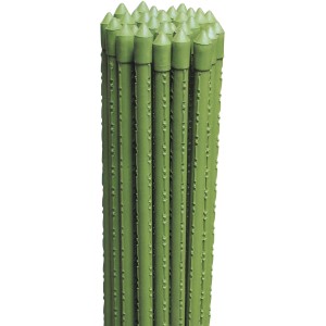 Dettaglio di supporti da giardinaggio t.b.t. verdi per piante.