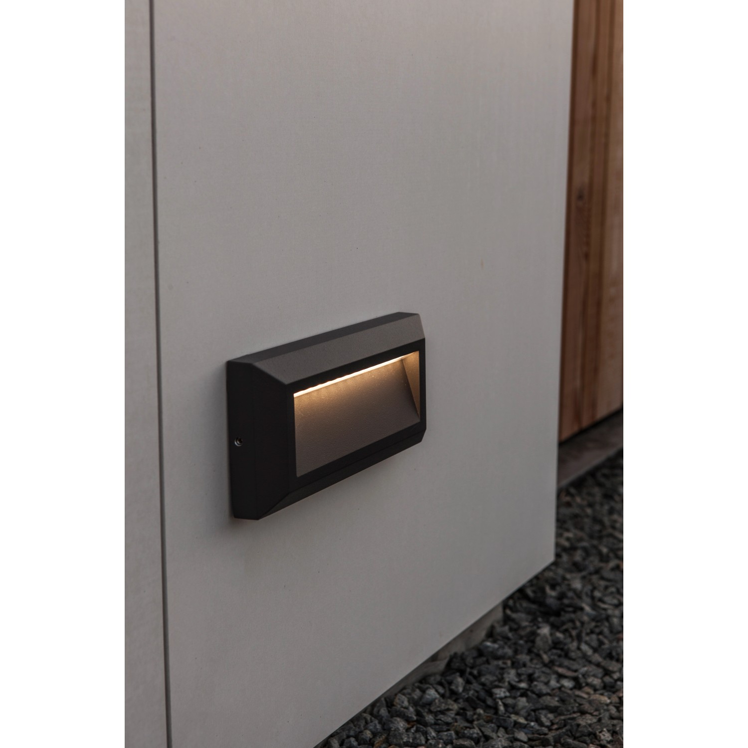 Lutec LED Helena luce di orientamento, luce indiretta, applique da esterno per vialetti e ingressi.