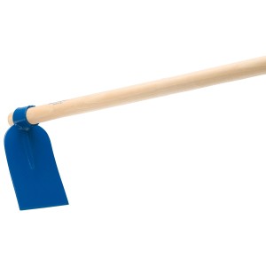 Zappa da giardino blu con manico in legno per la lavorazione del terreno.