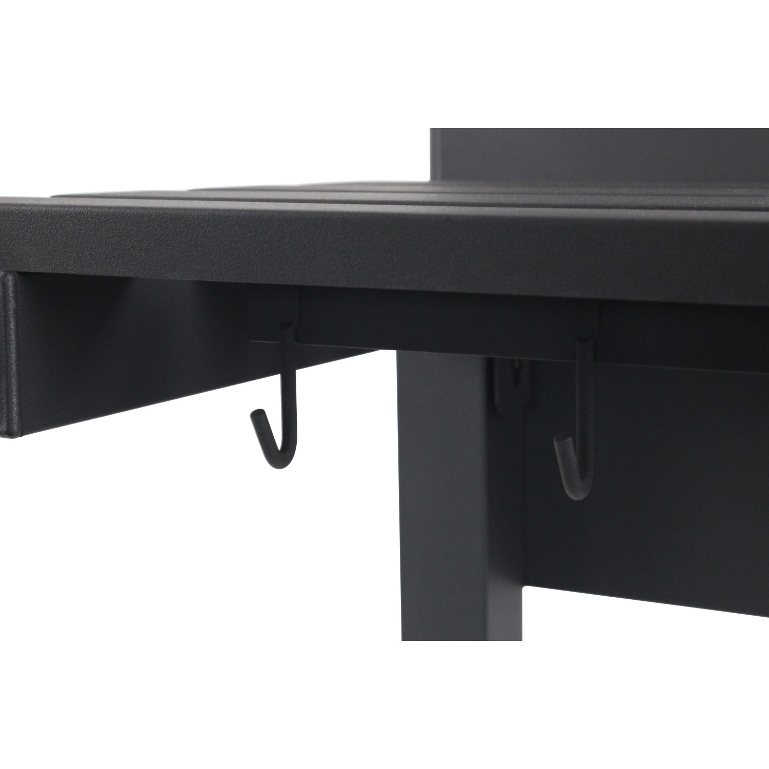 Dettaglio: Grill a carbone Jamestown Jaxon XL con ganci per utensili barbecue.