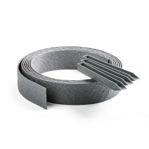 Rotolo grigio per recinzione da giardino t.b.t. con perni di fissaggio per la progettazione del giardino.