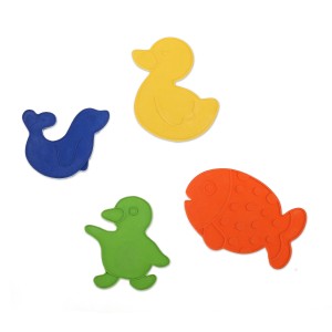 Tappetini antiscivolo per vasca da bagno con motivi animali: anatra, pesce, pinguino e foca in giallo, rosso, verde e blu.