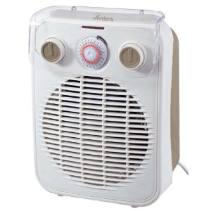 Termoventilatore elettrico compatto bianco con timer e manopole per un uso flessibile.