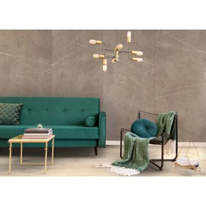 Soggiorno con rivestimento murale grigio. Pannelli decorativi a parete nel soggiorno.
