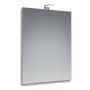 Specchio da parete rettangolare con luce LED integrata.