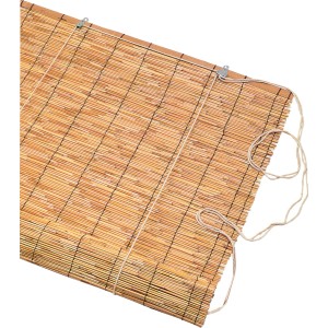 Tenda a rullo t.b.t. in bambù color naturale con cordino.