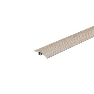 Dettaglio del profilo per piastrelle t.b.t. effetto legno.