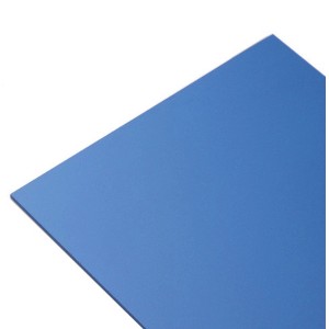 Lastra in plastica blu, adatta come copertura o rivestimento.