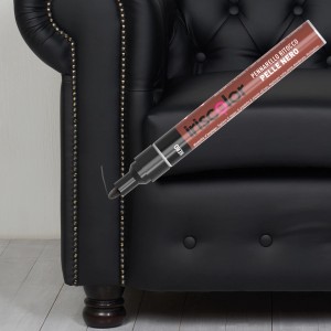 Pennarello colorante per pelle nera per ritoccare mobili in pelle.