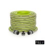 Tubo per irrigazione t.b.t. verde chiaro arrotolato con accessori.