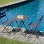 Set tavolo da giardino t.b.t. con 2 sedie pieghevoli a bordo piscina.