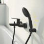 Supporto doccia a parete Grohe Vitalio Universal, nero opaco, montato su parete bianca.