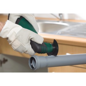 Lama per sega a segmenti LUX 88 mm in uso per tagliare un tubo di plastica grigio.