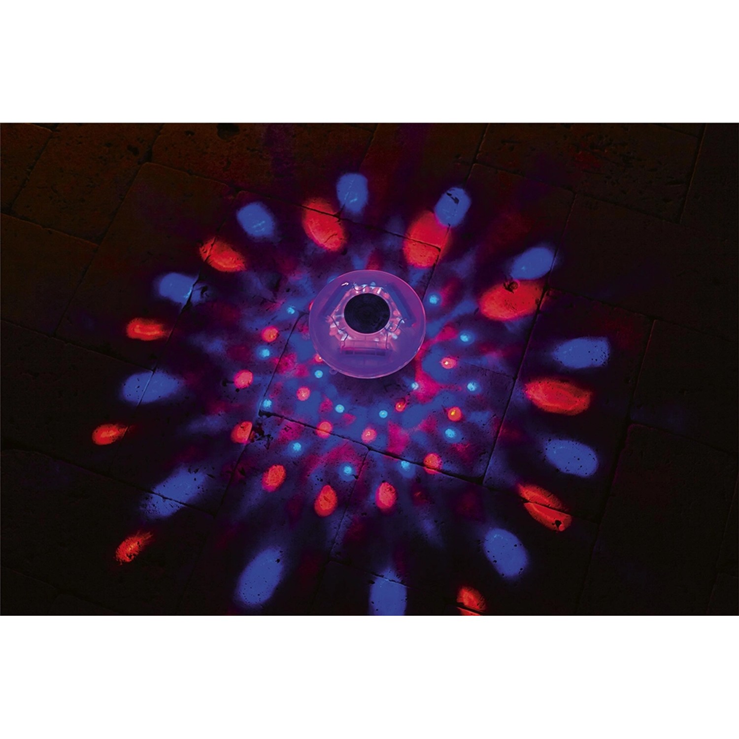 Flowclear Lampada solare a LED per piscina con cambio colore per un'illuminazione suggestiva.