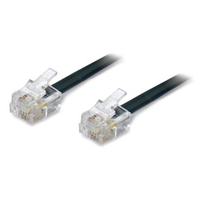 Cavo telefonico con connettori trasparenti, primo piano.