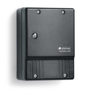 Interruttore crepuscolare nero Steinel NightMatic 2000 per controllo automatico dell'illuminazione.