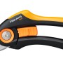 Cesoie da giardino a bypass Fiskars Plus P521 con manico giallo e nero e lama bypass.