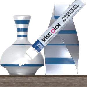 Pennarello ritocco Iriscolor con esempi di colore. Ideale per piccoli ritocchi di vernice.