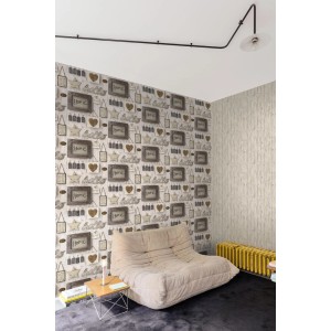 Carta da parati decorativa t.b.t. con motivi di cornici, cuori e stelle in soggiorno.