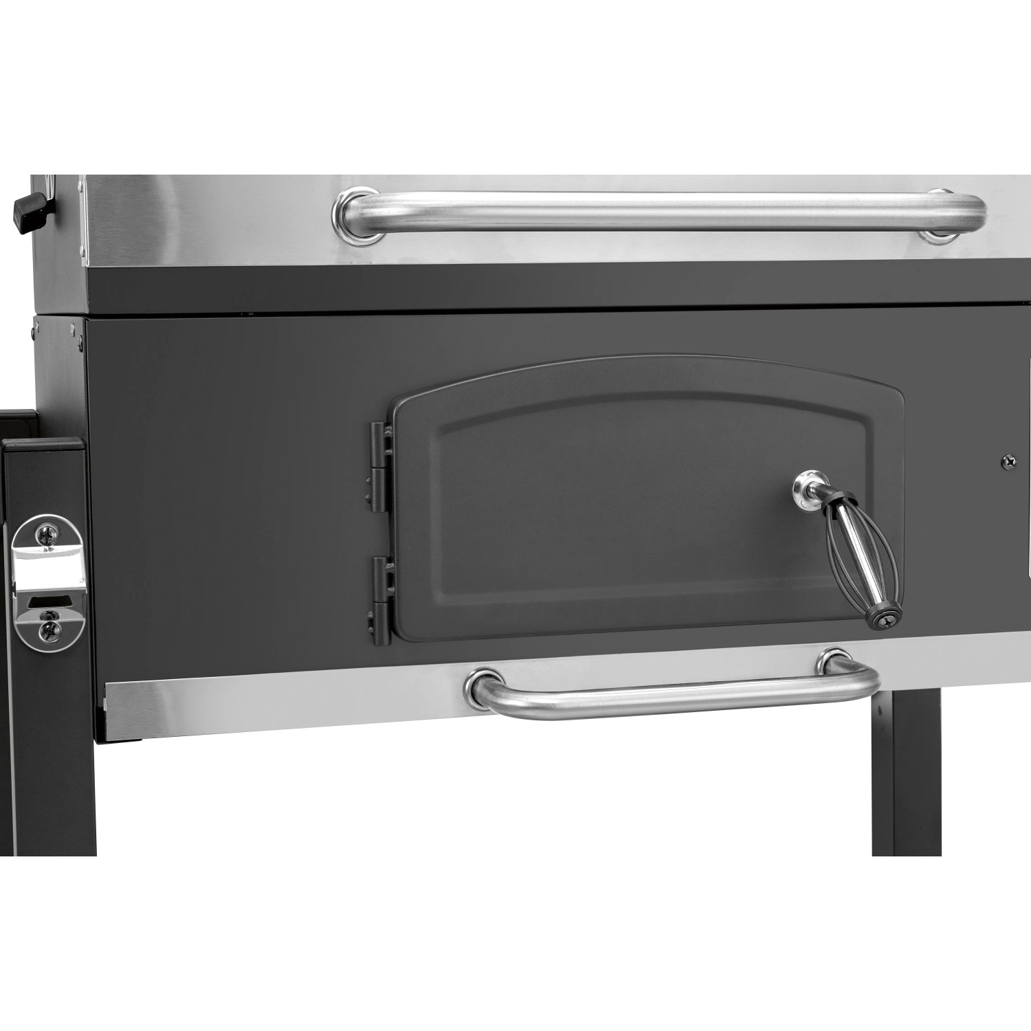 Dettaglio del barbecue a carbone Jamestown Jaxon XL con sportello per il contenitore del carbone.