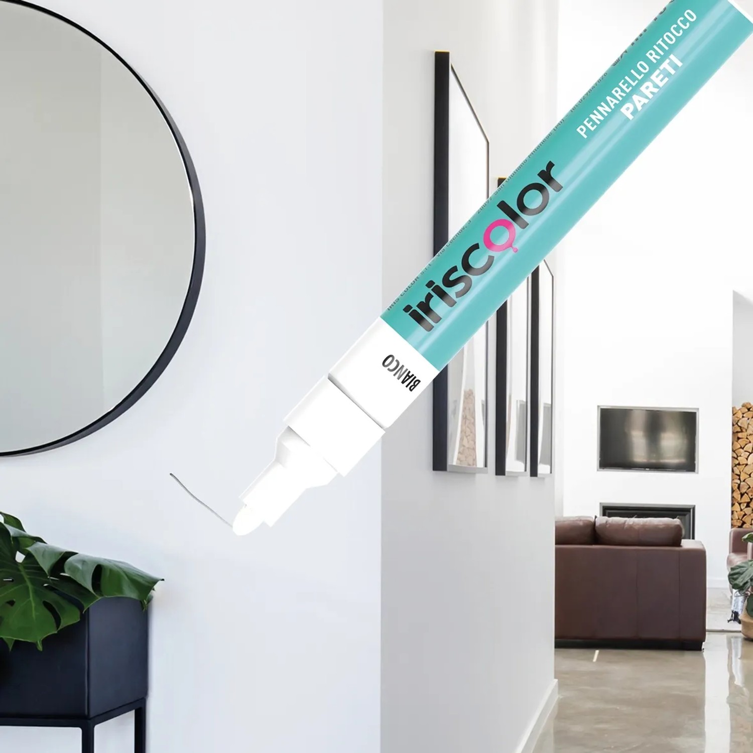 Pennarello per ritocchi di colore bianco Iriscolor per pareti.