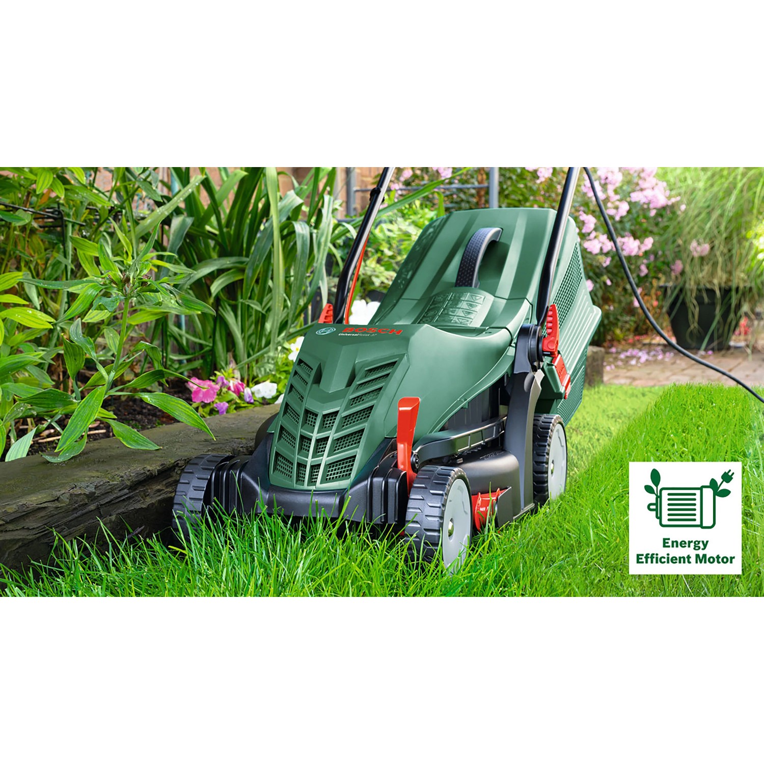 Rasaerba elettrico Bosch Easy Rotak 32-215 verde, taglia l'erba con precisione lungo il bordo del giardino. Potente e maneggevole.