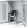 Biohort WoodStock 150, argento metallizzato, porta aperta con sedie e attrezzi da giardino.