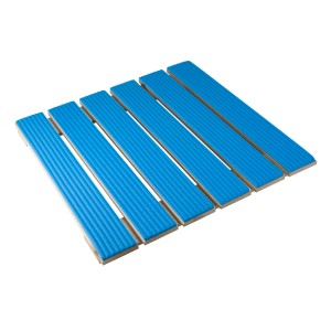 Tappetino doccia blu in legno e plastica, accessorio per doccia.