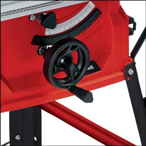 Dettaglio della sega circolare da banco Einhell TC-TS 2025/2 U rossa con manopola di regolazione e scala angolare.