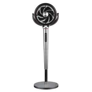 Ventilatore a piantana moderno color argento con testa rotonda e display digitale.