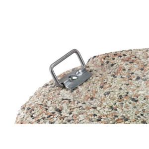 Dettaglio di una base per ombrellone con maniglia di trasporto.