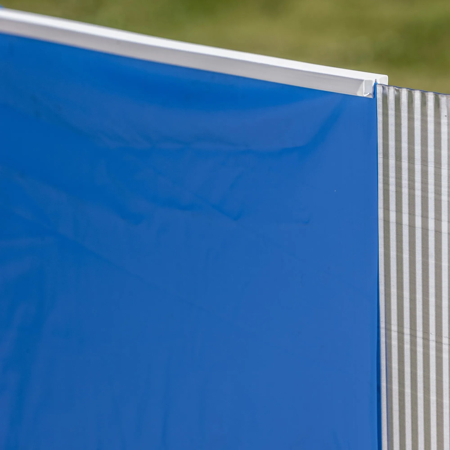 Dettaglio Gre Pool Pacific rotonda, effetto legno, Ø 300 cm, liner blu.