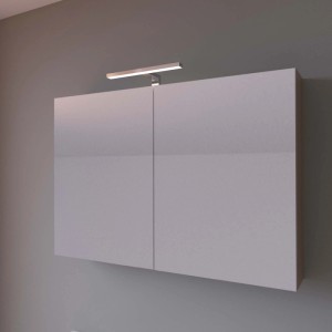 Set di mobili bagno t.b.t. con illuminazione LED.