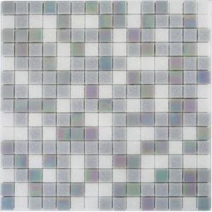 Piastrella a mosaico t.b.t. con elementi quadrati scintillanti in bianco e grigio.