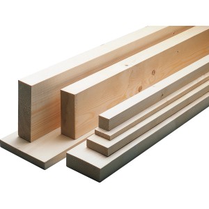 Listelli in legno piallato di diverse dimensioni.
