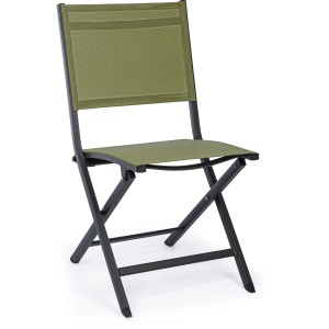 Sedia da giardino t.b.t. verde con struttura in metallo nero.