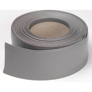 Battiscopa grigio t.b.t. su rotolo, vista dettagliata.