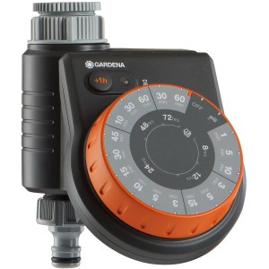 Computer per irrigazione Gardena con quadrante per l'impostazione del tempo per l'irrigazione del giardino.