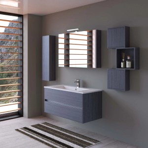 Set bagno moderno con mobile lavabo grigio, specchiera e pensili.