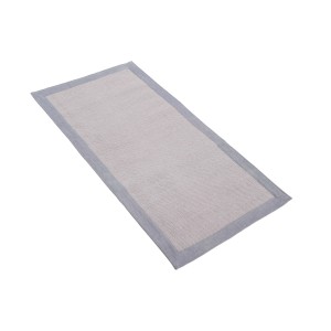 Zerbino t.b.t. rettangolare grigio chiaro con bordo stretto a contrasto.