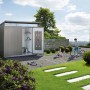 Casetta da giardino in metallo Biohort AvantGarde ECO Gr. A1, grigio quarzo metallizzato, con doppia porta aperta in giardino.