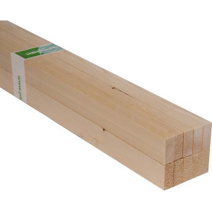 Listelli in legno grezzo, legno chiaro, impilati e fasciati.