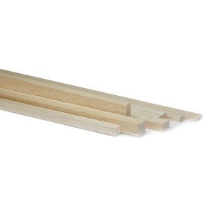 Listelli in legno grezzo (t.b.t.) in diverse dimensioni.