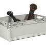 Contenitore/Box t.b.t. grigio con attrezzi. Soluzione di stoccaggio.