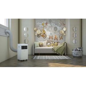 Condizionatore portatile t.b.t. bianco con tubo di scarico in una scena di cameretta.