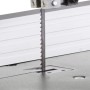 Dettaglio della sega a nastro Einhell TC-SB 200/1: lama e tavolo.