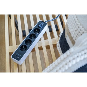Multipresa brennenstuhl® Ecolor con interuttore & 2 USB bianco/nero 1,5m