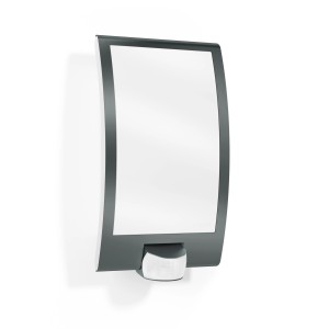 Lampada da parete per esterni Steinel L 22 S con sensore di movimento, copertura in acciaio inox, elementi in plastica bianca.