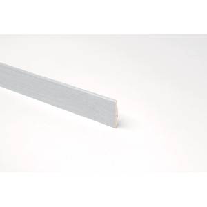 Battiscopa t.b.t. grigio chiaro su sfondo bianco.